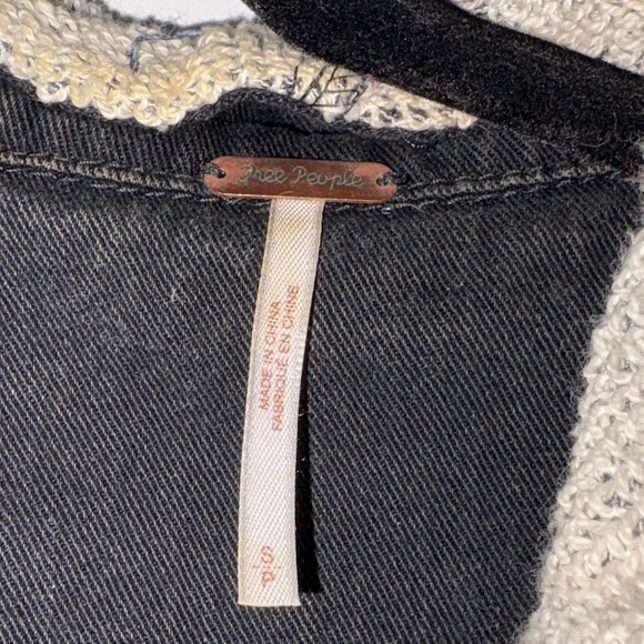 Stylish Black and Gray Women's Jacket - Picture 2 of 2